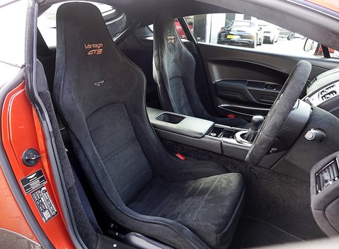 Aston Martin Vantage GT8 8