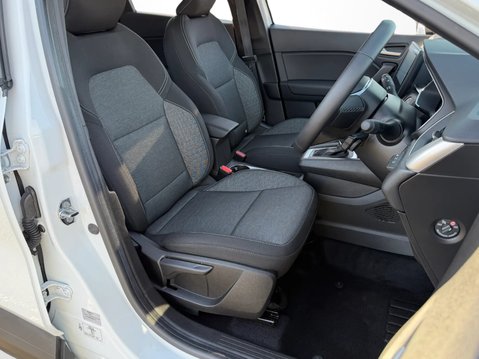 Renault Captur 1.6 E-Tech full hybrid 145 Evolution 5dr Auto 18