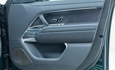 Land Rover Range Rover P530 AUTOBIOGRAPHY 28