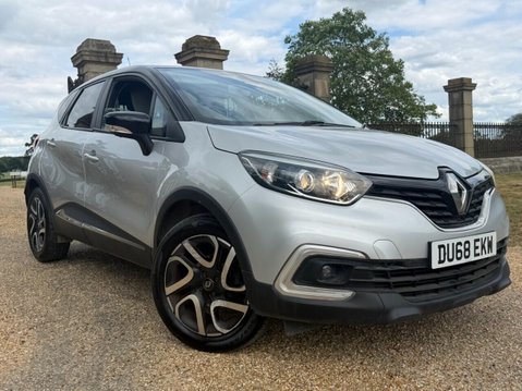 Renault Captur 0.9 TCe ENERGY Iconic SUV 5dr Petrol Manual Euro 6 (s/s) (90 ps) 4