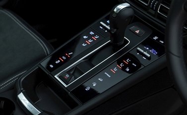 Porsche Macan GTS 21