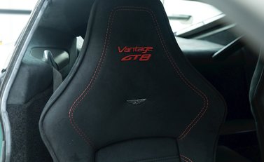 Aston Martin Vantage GT8 11