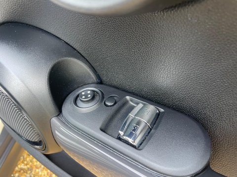 Mini Hatch 1.5 Cooper Hatchback 3dr Petrol Auto Euro 6 (s/s) (136 ps) 35