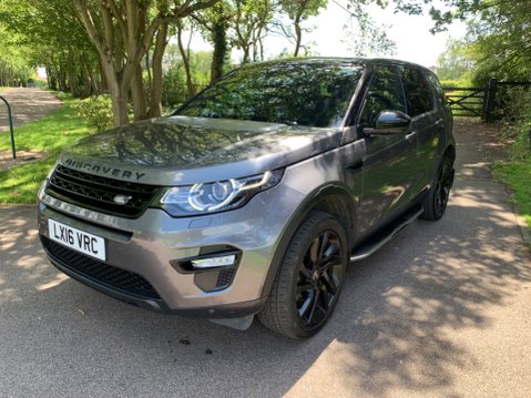 Land Rover Discovery Sport 2.0 TD4 HSE BLACK 7