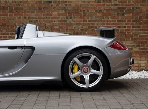Porsche Carrera GT 22
