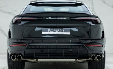Lamborghini Urus S 5