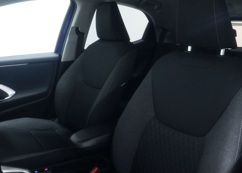 Toyota Yaris 1.5 Yaris Design HEV CVT 5dr 46