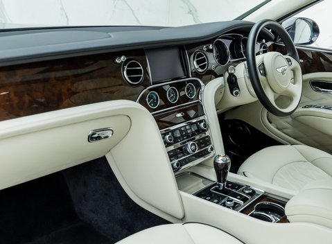 Bentley Mulsanne V8 SPEED 19