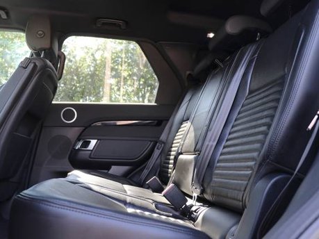 HSE Manual folding rear seating for used Discovery 5 Commercial: Genuine Land Rover seats with ISOFIX (2017+ model) in leather, fitted 3