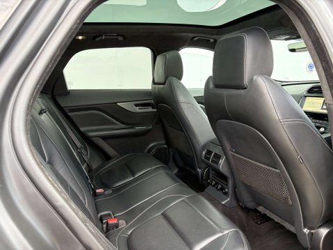 Jaguar F-Pace 2.0 F-PACE Chequered Flag AWD D Auto 4WD 5dr 20