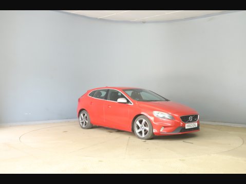 Volvo V40 D2 R-DESIGN 1