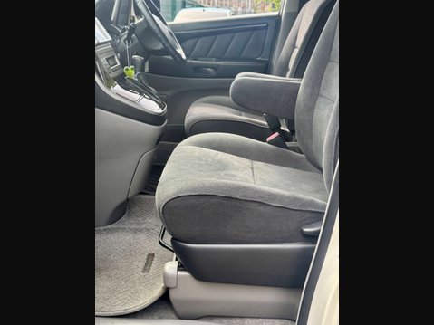Toyota Alphard Sunroof 8 Seater 13