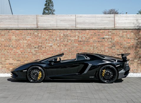 Lamborghini Aventador SV LP750-4 Roadster 2