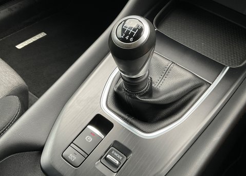 Nissan Qashqai DIG-T N-CONNECTA MHEV 23
