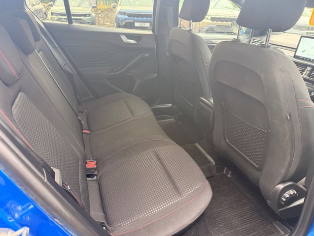 Ford Focus ST-LINE 13