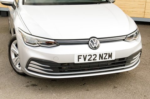 Volkswagen Golf LIFE TSI 10