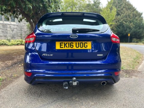 Ford Focus ZETEC S 11