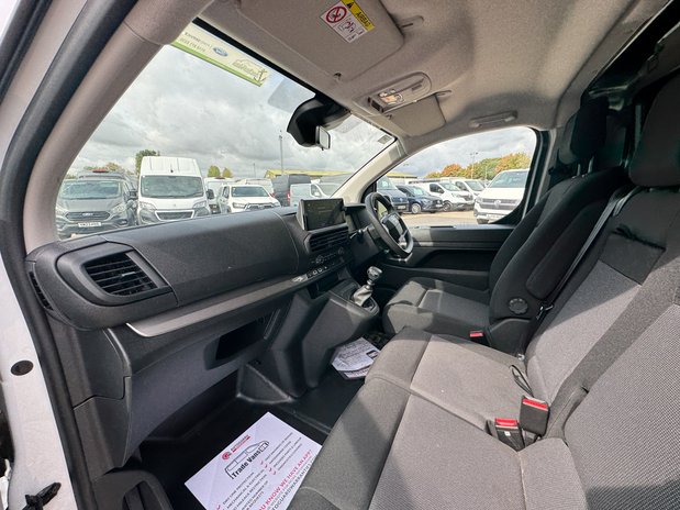 Toyota Proace MWB L2H1 (SOLD KH) Low Roof 3100 Air Con Sensors EURO 6 12