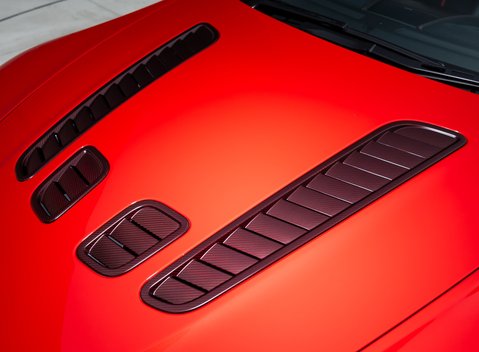 Aston Martin V12 Vantage S Roadster 37