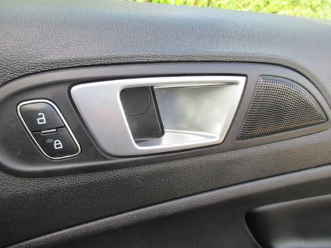 Ford Ecosport 1.0T EcoBoost Titanium Euro 6 (s/s) 5dr 45
