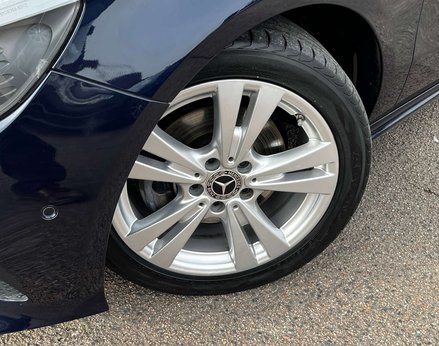 Mercedes-Benz A Class 1.6 A 180 Sport Exeutive Auto 5dr 3