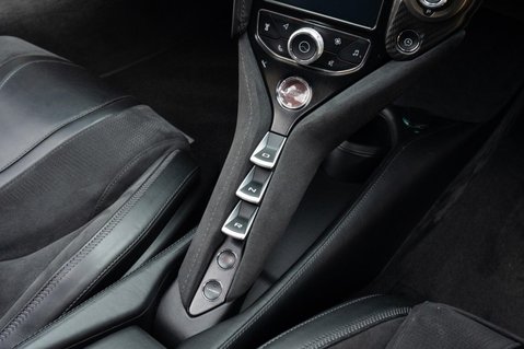 McLaren 720S 4.0T V8 Performance SSG Euro 6 (s/s) 2dr 37
