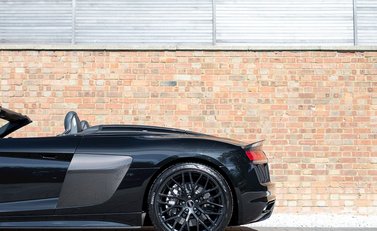 Audi R8 V10 Plus Spyder 31