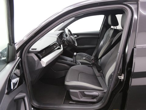 Audi A1 1.0 TFSI 30 S line Sportback Euro 6 (s/s) 5dr 26
