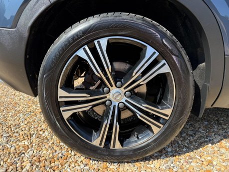 Volvo XC40 2.0 D4 Inscription Pro Auto AWD Euro 6 (s/s) 5dr 15