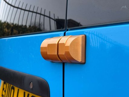 2010 Volkswagen Caddy 2010 (10) 1.9 Caddy C20 TDI Semi-Auto photo