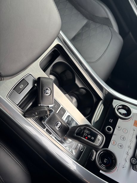 Land Rover Range Rover Sport 5.0 P575 V8 GPF SVR SUV 5dr Petrol Auto 4WD Euro 6 (s/s) (575 ps) 44