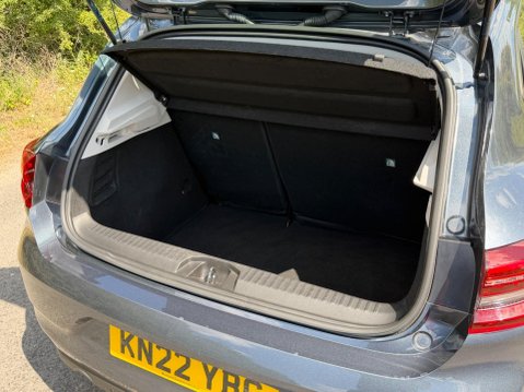 Renault Clio 1.0 TCe Iconic Edition Euro 6 (s/s) 5dr 5