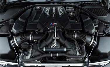 BMW M8 Competition Convertible 28
