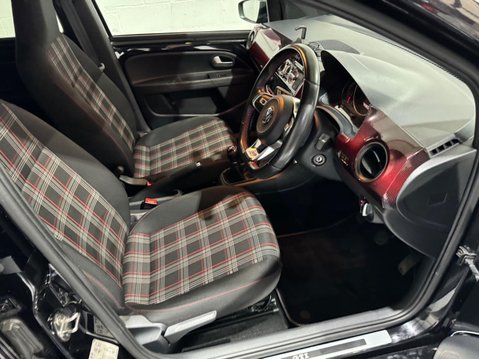 Volkswagen Up 1.0 TSI up! GTI 21