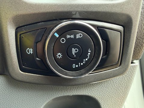 Ford Transit Custom 2.2 TDCi 270 Panel Van 5dr Diesel Manual L1 H1 (186 g/km, 153 bhp) 27