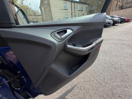 Ford Focus ZETEC 15