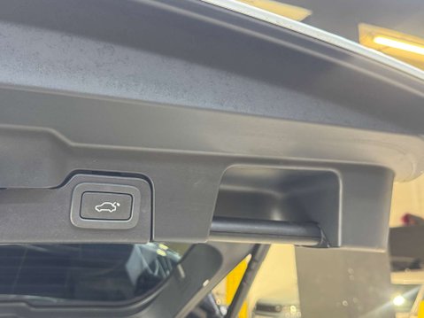 Land Rover Range Rover Evoque 2.0 Range Rover Evoque SE Tech TD4 4WD 5dr 77