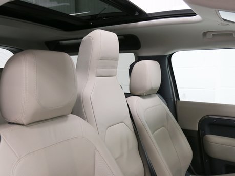 Land Rover Defender XS Edition MHEV P400 - 6 Seats, 11.4 Screen and Superb Specification Service History