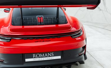 Porsche 911 GT3 RS (992) 33