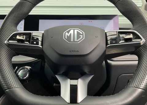 MG HS 1.5 T-GDI PHEV TROPHY 21