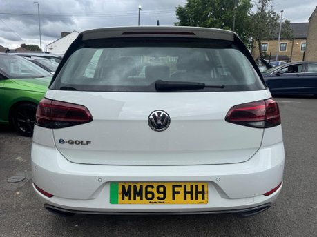 Volkswagen Golf E-GOLF 5