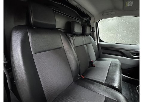 Vauxhall Vivaro 1.5 Turbo D 2700 Dynamic Panel Van 6dr Diesel Manual L1 H1 Euro 6 (s/s) (10 32