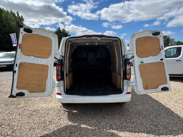 Ford Transit Custom SWB L1H1 Low Roof Limited 300 Air Con Alloys Cam Sensors EURO 6 8