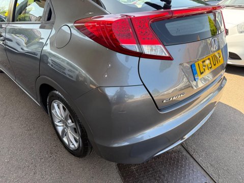 Honda Civic 1.8 i-VTEC ES Auto Euro 5 5dr 33