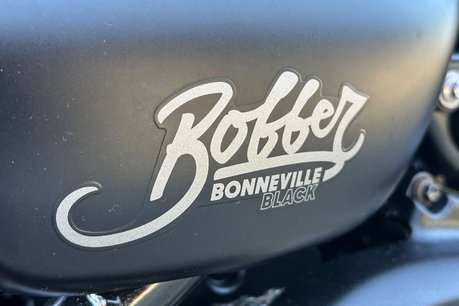 Triumph Bonneville 1.2 Bonneville Bobber Black 11