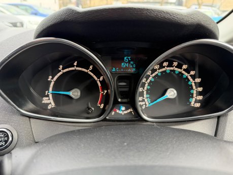 Ford Fiesta TITANIUM 25