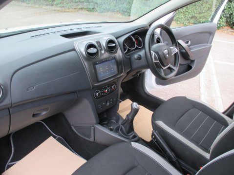 Dacia Sandero Stepway 0.9 TCe Comfort Euro 6 (s/s) 5dr 17