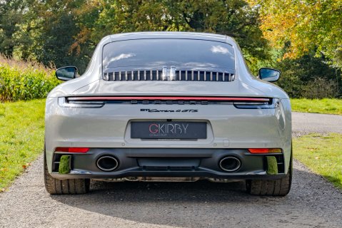 Porsche 911 Carrera 4 GTS PDK 26