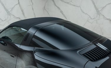 Porsche 911 Targa 4 GTS (992) 39