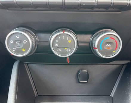 Dacia Duster 1.6 Duster Comfort SCe 4x2 5dr 37